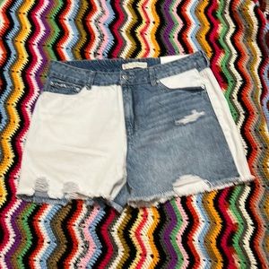 NWT Cato Color Block Denim Shorts. Size 14